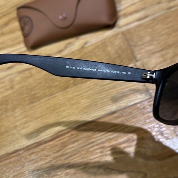Ray-ban Wayfarer - Picture 3 of 4